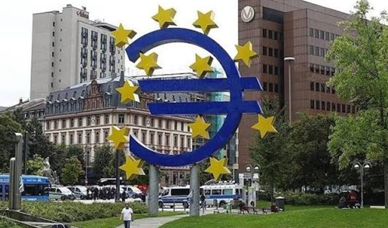 Euro Bölgesi ikinci çeyrekte yüzde 0,6 büyüdü